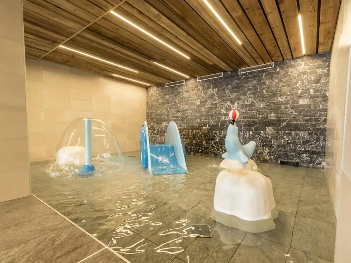 Rustic Apartment With A Fireplace And Wi-Fi In Arc 2000 Les Arcs